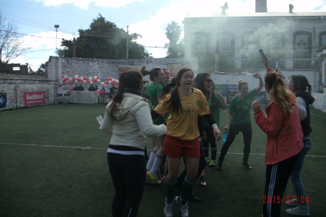 Camerun_Fem's tweet photo. Dale campeón, dale campeón, dale campeón, dale campeón!!! 
Objetivo cumplido...
Camerun campeón Apertura 2015 http://t.co/dCUbzzbFb7