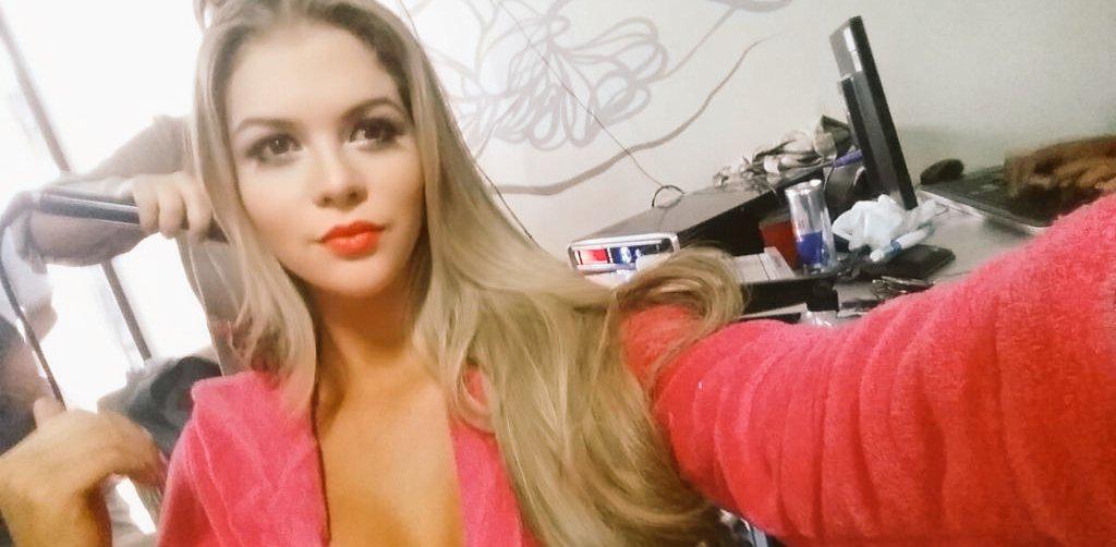 priscylalinet's tweet photo. Princesita hermosa es brune horna ♛ te queremos mucho http://t.co/cMb7qnnosd
