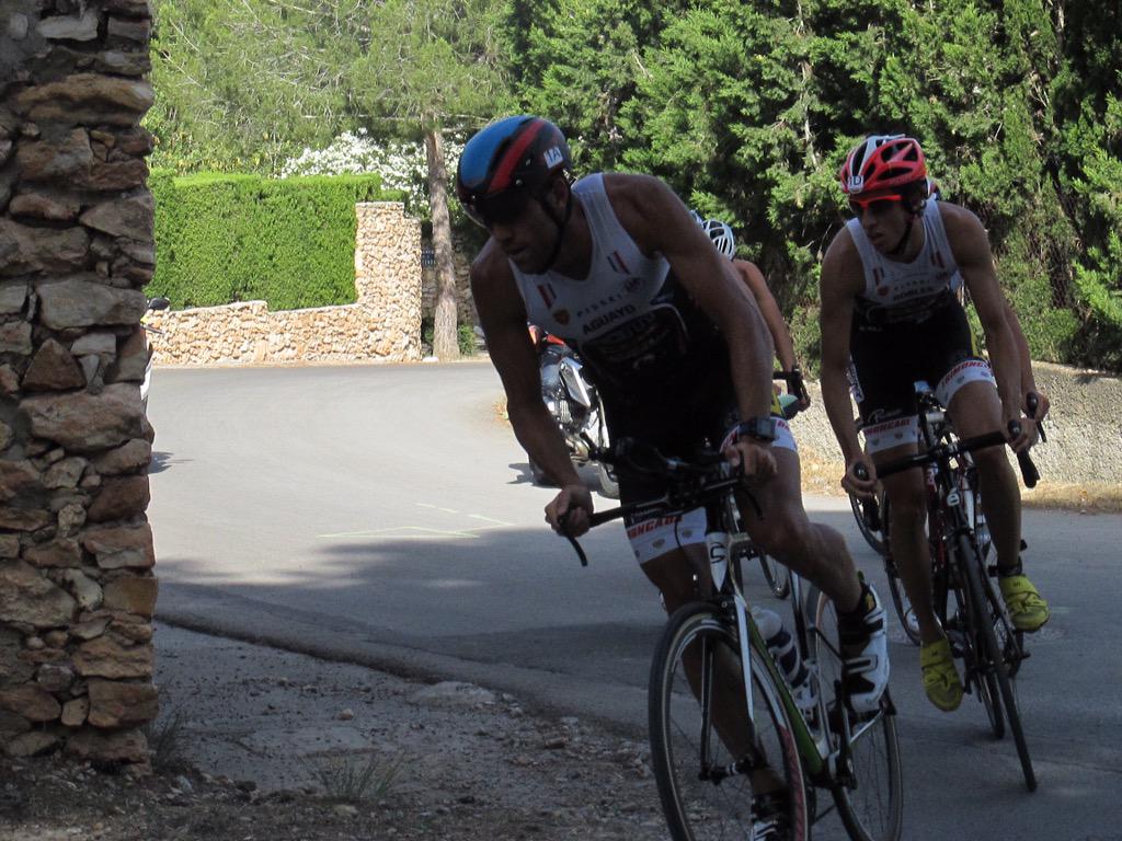diegorobles95's tweet photo. Este fin de semana Campeones Autonómicos de Triatlón por equipos en Valencia con el @TriMoncada http://t.co/3yBdcpo1QI
