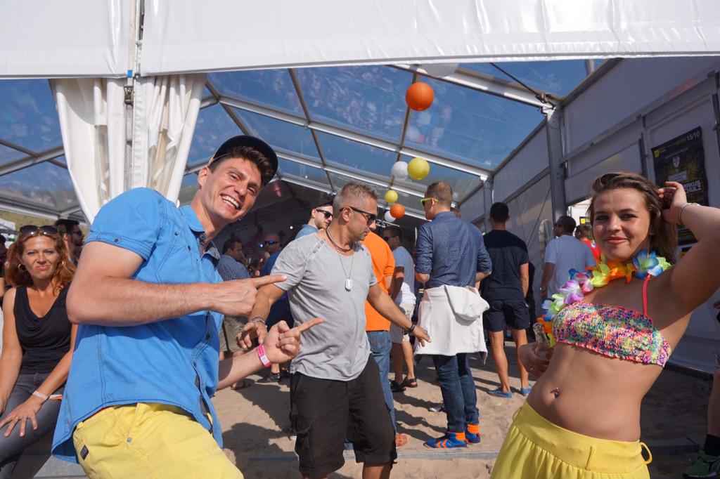 AS_Eventphotos's tweet photo. More photos from lumi #Luminosity2015 #LuminosityBeach http://t.co/Fghw1u5YwA