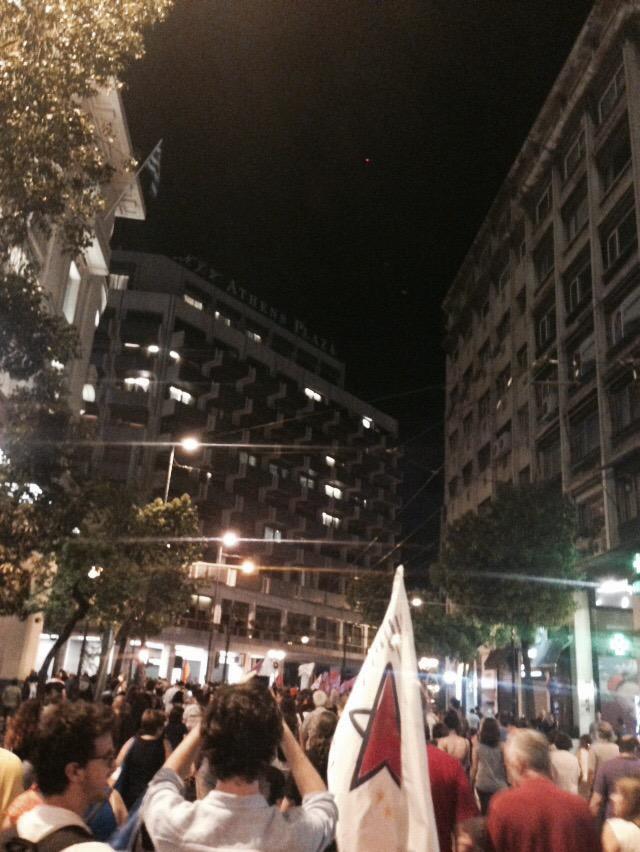 NFratoianni's tweet photo. Cortei spontanei. Grande gioia per le strade di #Atene #OXI #Greferendum http://t.co/sXz454AVNe