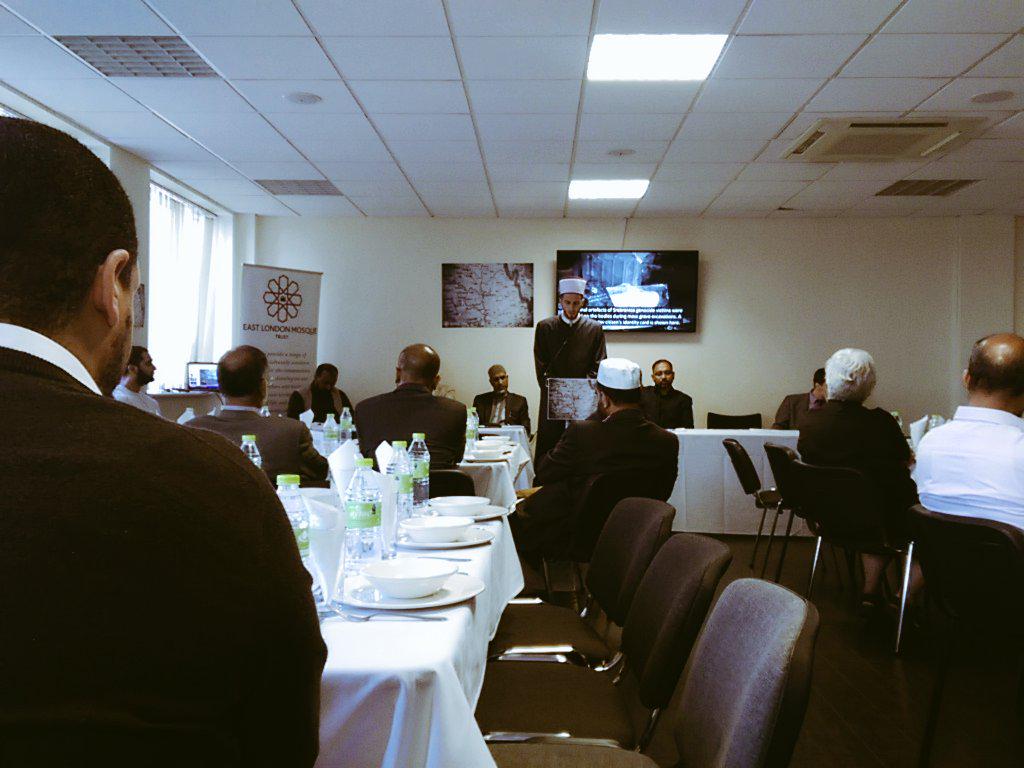 SotezC's tweet photo. Remembering #Srebrenica  @elondonmosque with @AbdullahFaliq @Junaidahmed78 @H_Mueenuddin @sh4hr @Rof007 @Talha_Jamil http://t.co/lFiEcdui3Q