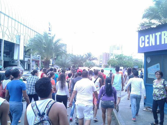 mgtagay's tweet photo. @trafficMGTA #marchagay en este momento av 4 de mayo viva la diversidad #mgtagay #venezuela #sexo #isla #porlamar http://t.co/1dDgebYsrj
