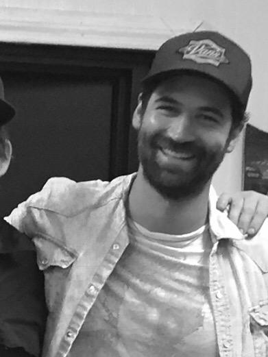 Ladies and Gentlemen my friend and a fine fine actor one of THE MAGNIFICENT SEVEN @manuel_GRulfo. THIS GUY IS GREAT !