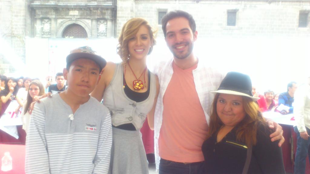 gabythacoder20's tweet photo. @erickchapa Gracias erick!! Espero q te la pases increible espero q vuelvas a puebla y gracias x la foto http://t.co/yYF3dxtycj