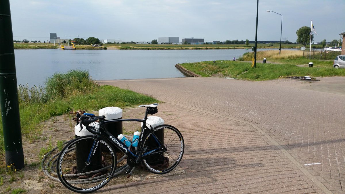 MartijnBraber1's tweet photo. @meindertfiets lekker fietsen in Brabant. Nog steeds super blij mee!! http://t.co/kHbvy1AW5W