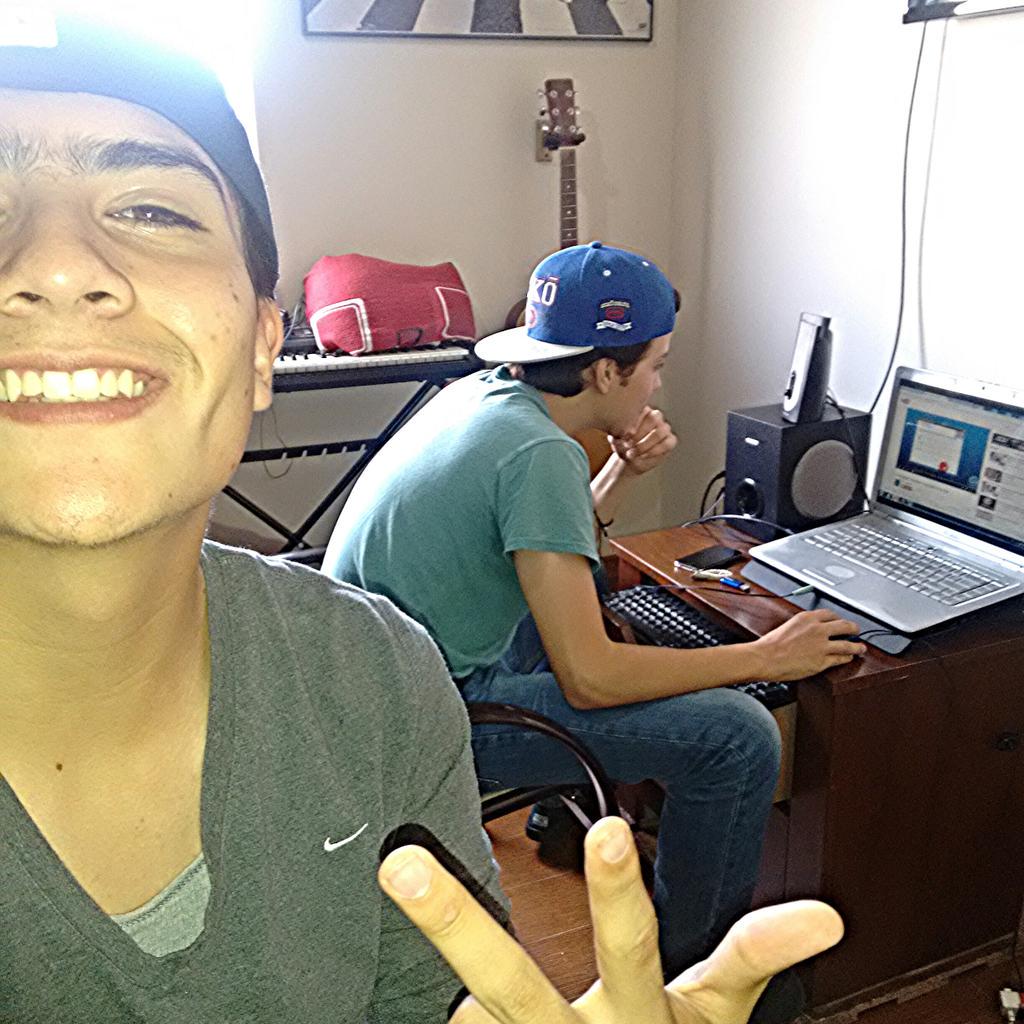 ChanguitoCh's tweet photo. #SalaDeEdicion #ChanguitoChallenge http://t.co/ktooO3ETDb