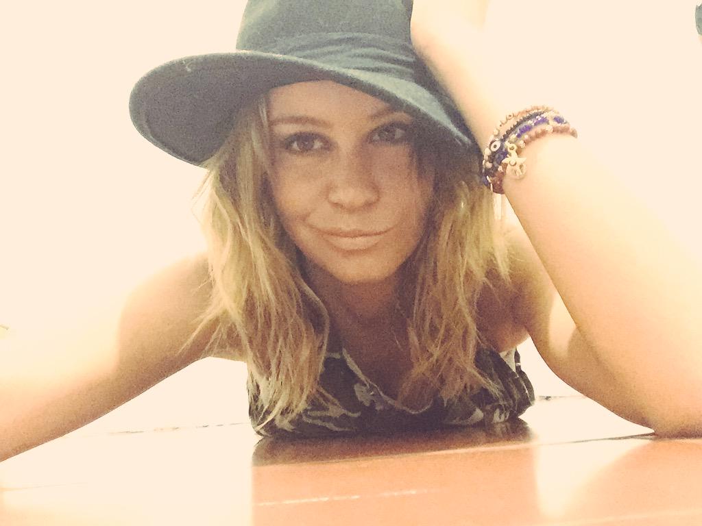 Gracias por todo su cariño a través de <a href="/LOCASxelFUTBOL/">LOCAS POR EL FUTBOL</a> . Hoy cerramos este ciclo a las 9pm