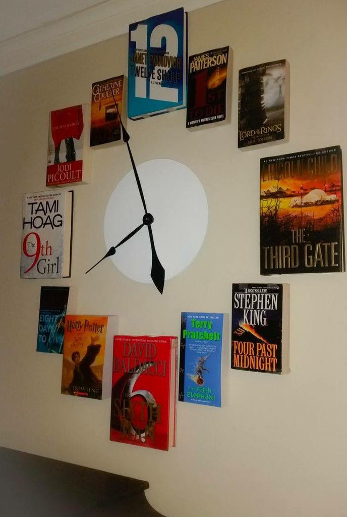 DonnaSharples3's tweet photo. You know I'm going to have this in my living room. #Bookworm #Nerdgasm #Want http://t.co/bGF16DW92r