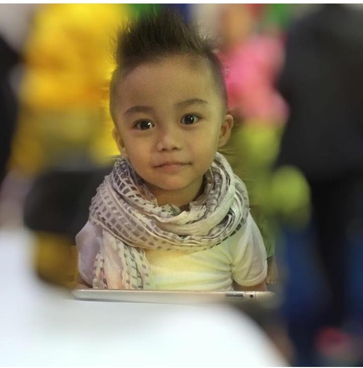 AfanOfficialbdg's tweet photo. Happy Birth Day Haikal jagoan nya om @AanMozzo sama mba @Far_haana panjang umur sehat selalu ya , wish u all the best http://t.co/etd4lWwm4M