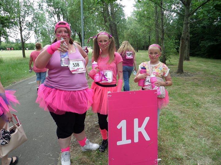 trace1981's tweet image. Me n my bestie n my nieces doing race for life this year. We raised nearly £200 so proud of us xx