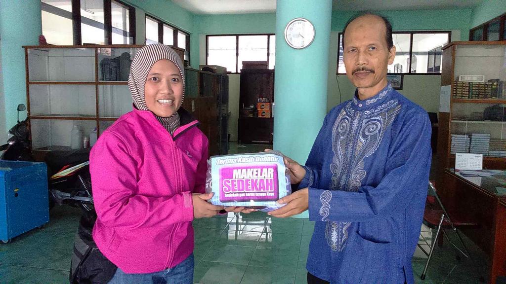 #MSsebar1000mukena Agen #MSmalang kmrn menyalurkan Mukena kpd Pengurus Masjid "Siti Khadijah" Malang. <a href="/MakelarSedekah/">@MakelarSedekah</a>