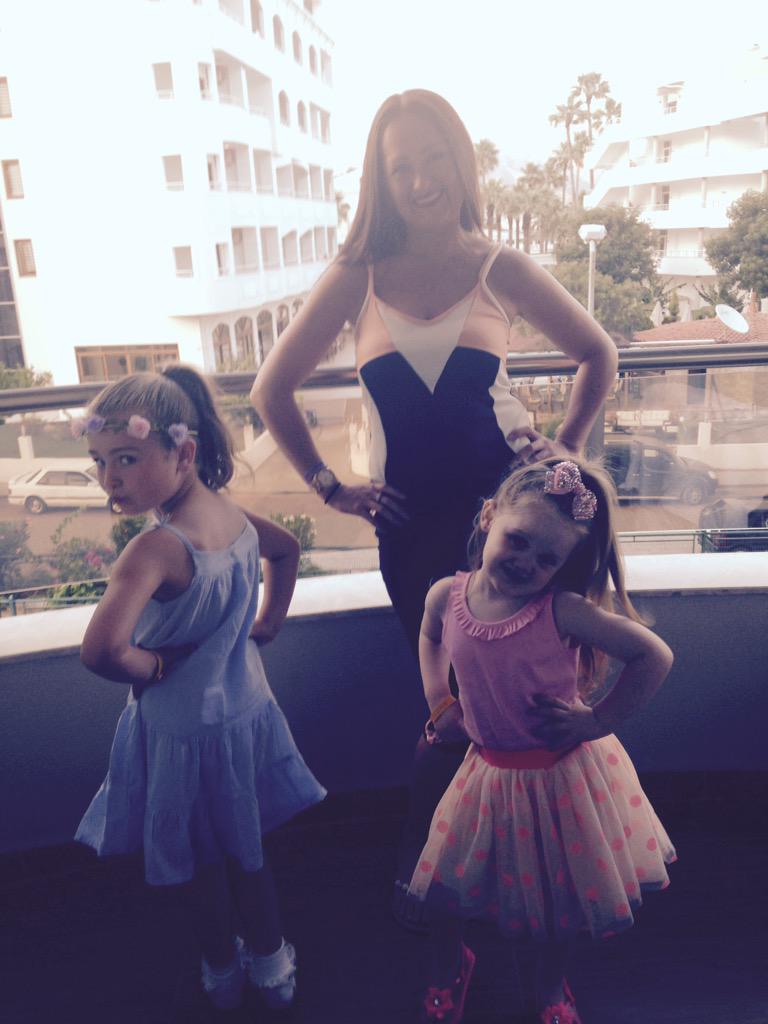 jackieb635's tweet photo. Me Evie and ava http://t.co/gQ3fW4X0zR