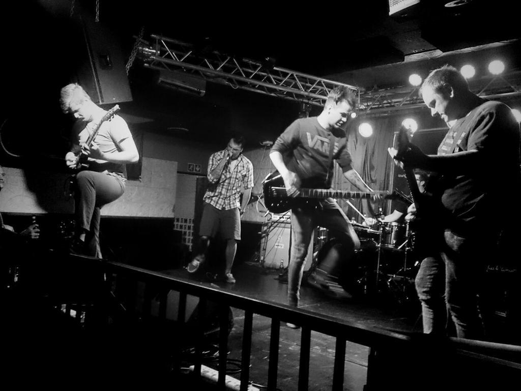 Forever Unbound (@funboundband) on Twitter photo 