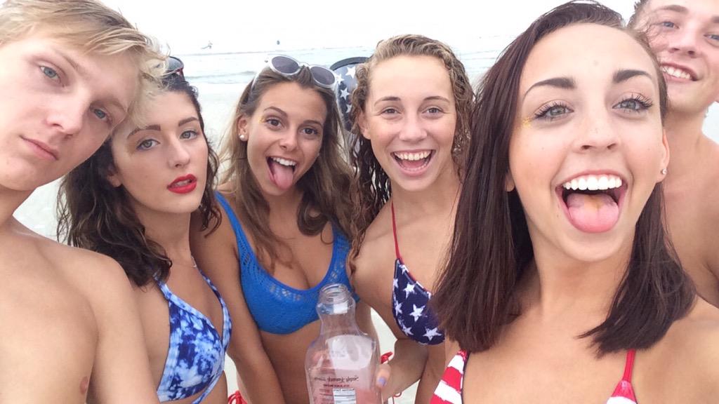 marisacotler's tweet photo. leaving these here 💙❤️ (@Jwynn95 &amp; Mary too) http://t.co/pusckyacjl