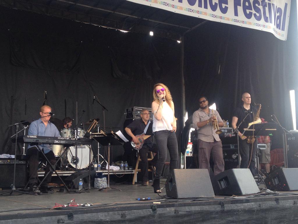 The full #LindaCara band playing classic top 40 tunes! Come have a final dance while there's still time! #ScarbTO