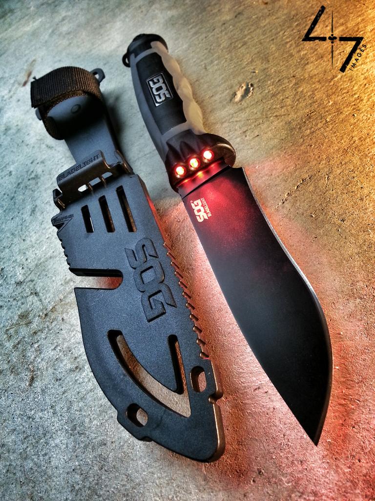 SOGKnives's tweet image. Win a custom version of this #BladeLightTactical
Go Here: sog-links.org/ClickHere2Win