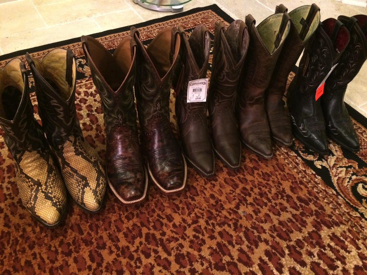 leadog2's tweet image. #cavenders  My wife and I