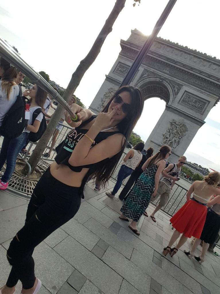naty_doldan's tweet photo. Feliz ☺ http://t.co/vaXgH7SnfU