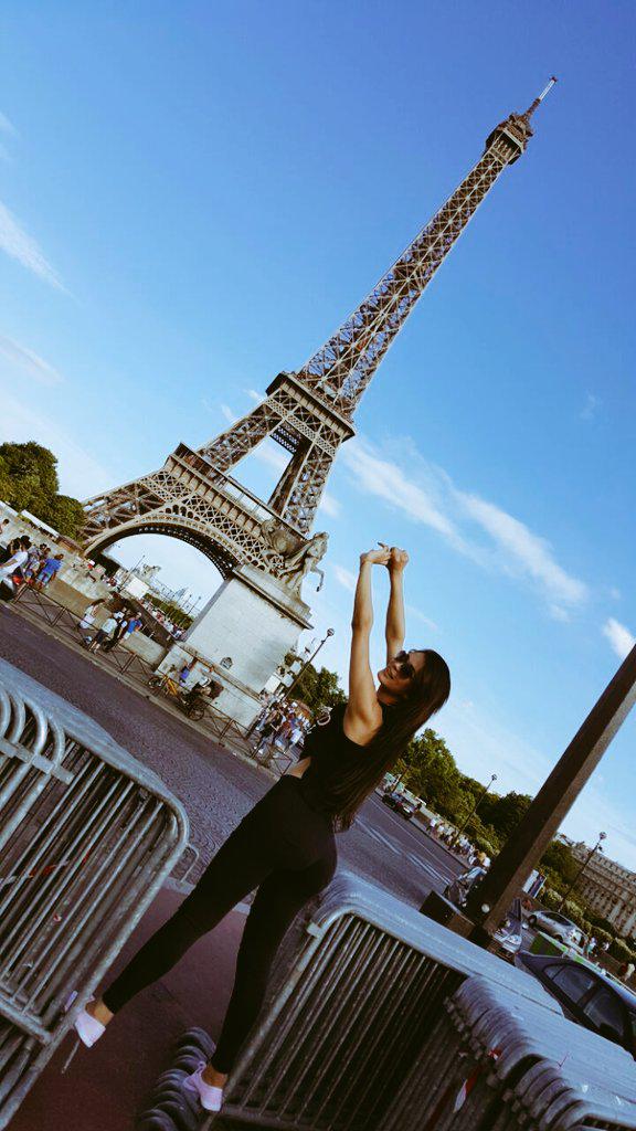 naty_doldan's tweet photo. Paris http://t.co/4m4IBI3L7w
