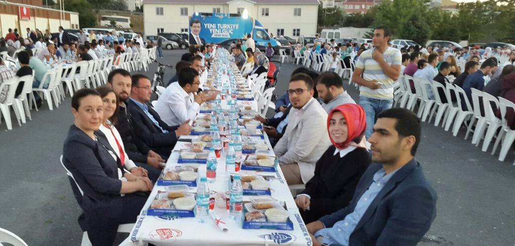 tulaykaynarca's tweet photo. Silvri gençlik teşkilatımızın kardeşlik sofrasındaydık.
Gençliğimiz hem bugünümüz hem de umut dolu geleceğimizdir. http://t.co/4YSCoPvRFx