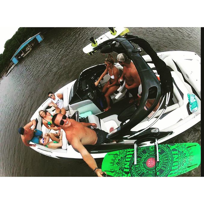 🇺🇸🇺🇸🇺🇸🇺🇸🇺🇸 #weekendfun http://t.co/pJLfhWsgdw<a href="/tag/weekendfun"class="tags">#weekendfun</a>