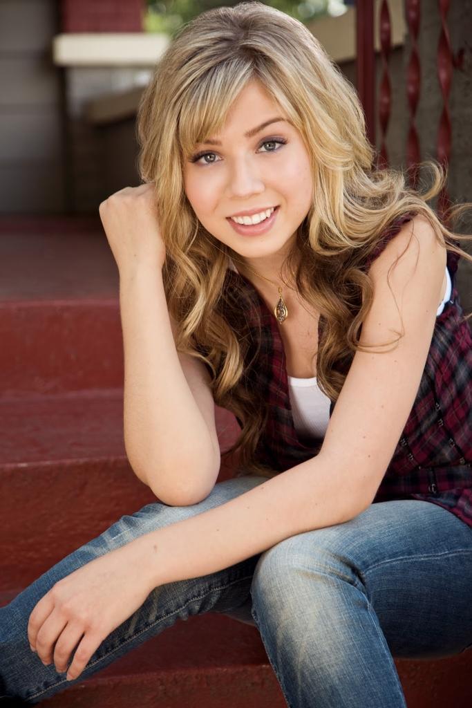 gdibennett's tweet photo. open rp
Jennette McCurdy sat on her door step waiting for Bob to eat her finger nails. http://t.co/SEqESoLRjC