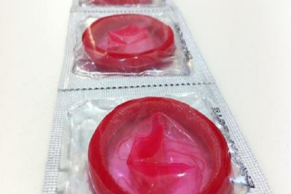 darw1nsz's tweet photo. LO QUE NO SABÍAS DE LOS CONDONES  

 ¡TENGAN CUIDADO!

>> http://t.co/9aEQWrBuES http://t.co/vRj16c6c66