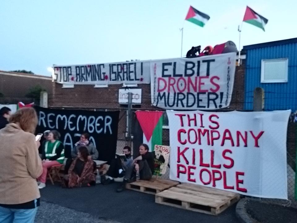 Cycle48's tweet image. Activists occupy instro factory in #Kent. No more drones on Gaza #StopArmingIsrael
