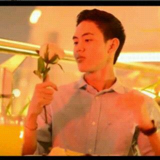 Tuh bunga mau dikasi sama sypa kak?😄😂 <a href="/NyomandavidIMB/">Nyoman David</a>