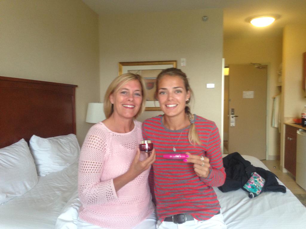 BishopMelissa's tweet photo. Thanks @ProcterGamble for all the goodies 4 mom &amp; me. Spent a weekend together w our fav #P&amp;G products #thanksmom http://t.co/3kdOitRE8Z