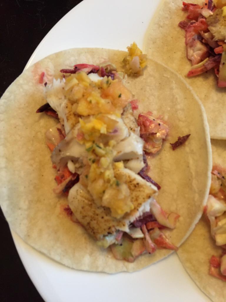 becompleat's tweet photo. Yummy fish tacos tonight! Inside is my crunchy garden slaw and mango pineapple salsa #glutenfree #becompleat http://t.co/GSjozj4883