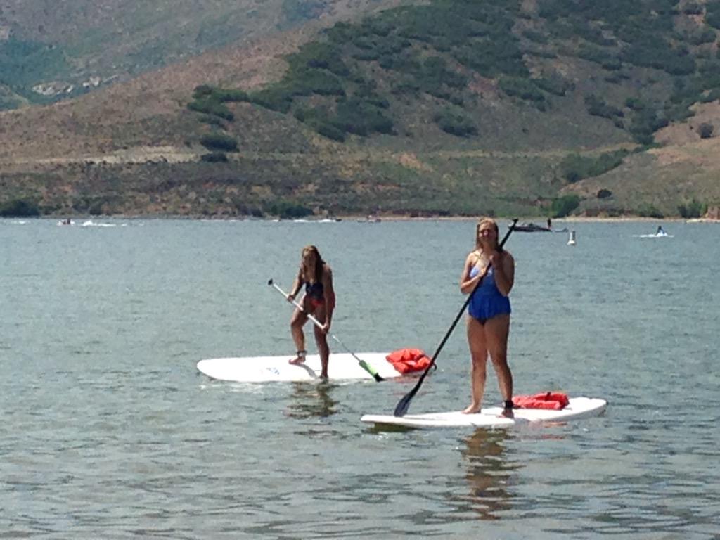 Kenna3475's tweet photo. Paddle boarding is great for the uncoordinated.👍🏼😄 http://t.co/ya6pZw9pqP