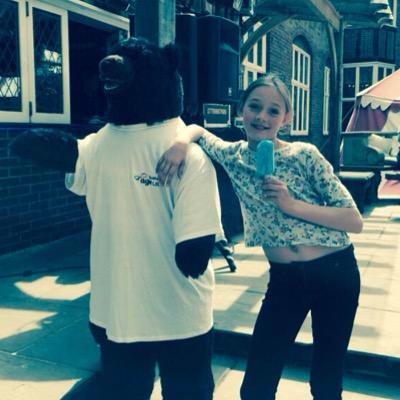 TomlisonReal's tweet image. A weird friend