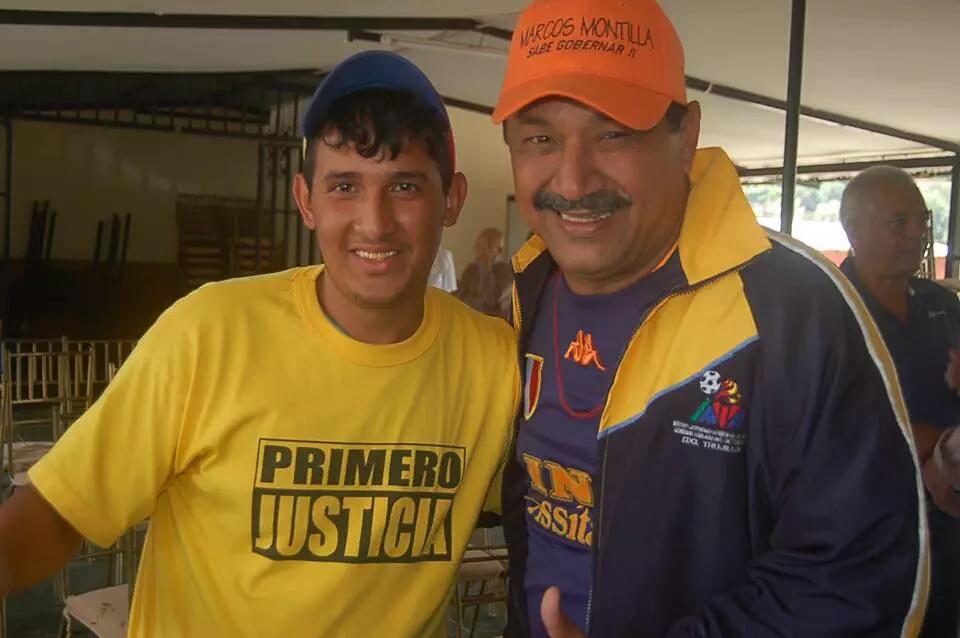 aMARCOSvoy's tweet photo. Junto a @eduu966 y dirigentes del Circuito 1 en acto de Juramentación del Comando @manoloparilli y @RebaZambrano http://t.co/vVVa98vapQ