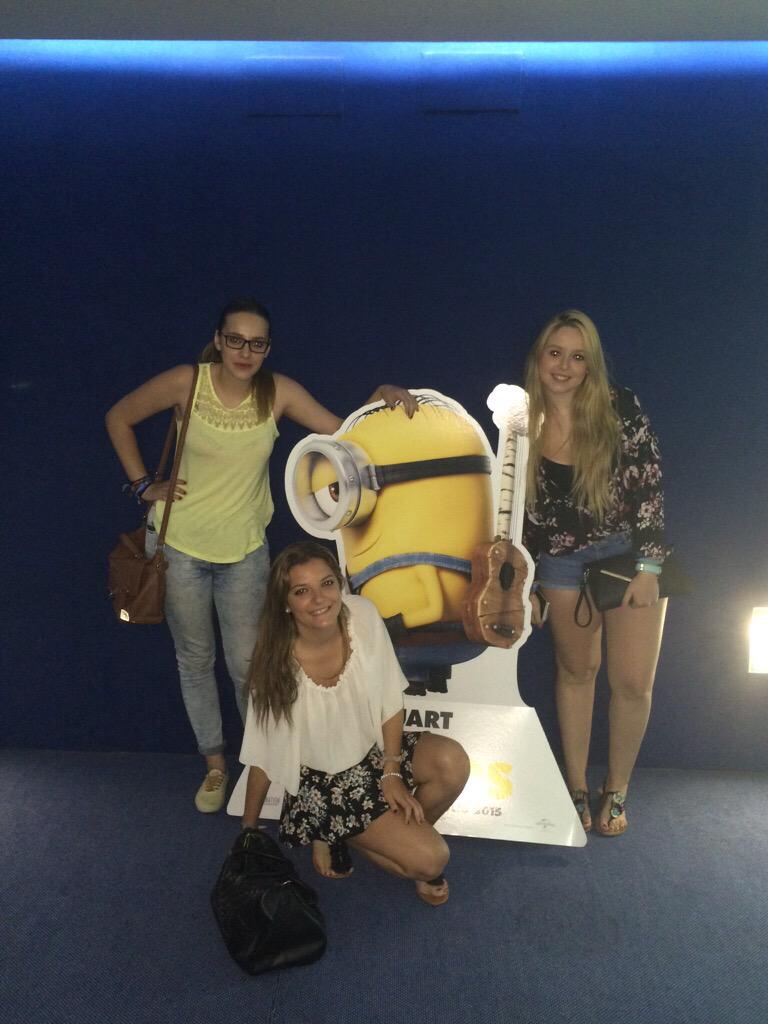 AndreaSancheez7's tweet photo. Tu eres bella como la papaya👌 y otras maneras de terminar un fin de semana genial🎥💛 @Blancaaa3 @Liis03 http://t.co/X2LhGUzcPi