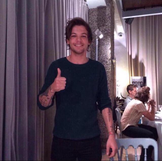 i'm mason and i'm an awkward person. i know these are annoying but mind rting for the not so new guy? 😁