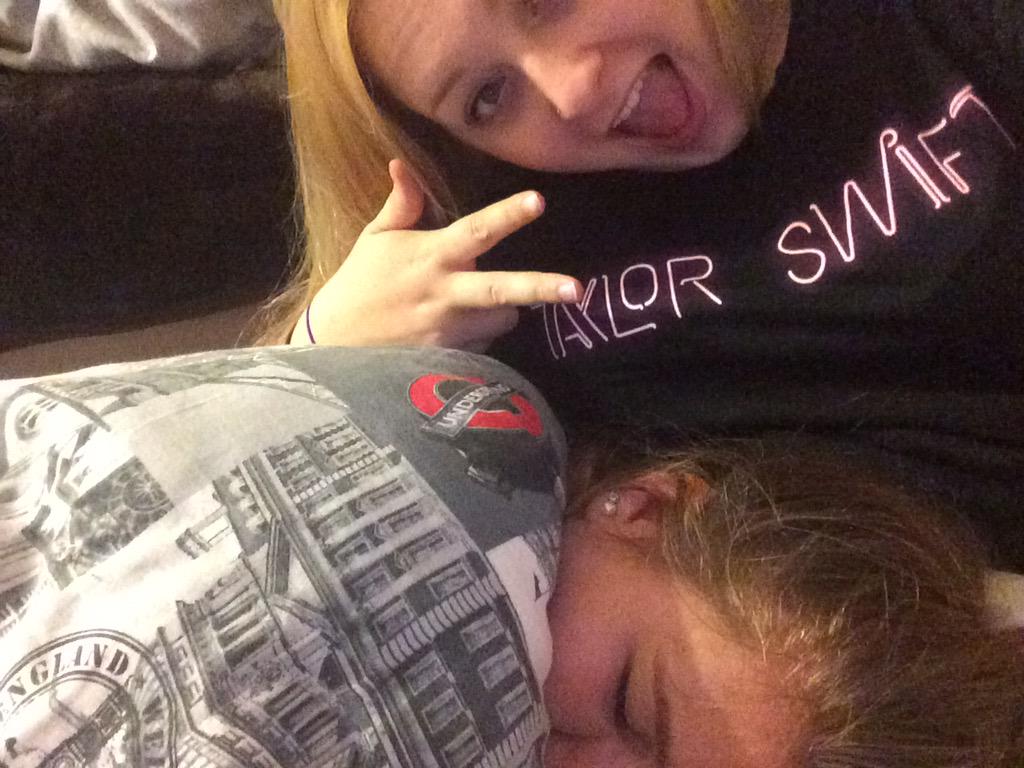 kaaait_xo's tweet photo. Cutie fell asleep on me http://t.co/Bw6RDWS5W1