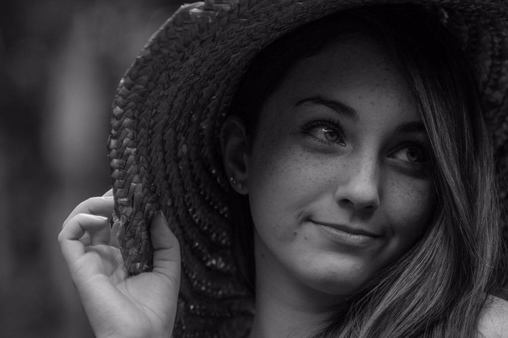 BillT_photo's tweet photo. Izzy 56mm f1.2 #portraits #blackandwhitephotography #bnw #fujixt1 #fujifilm ##XSeries http://t.co/SCyQAF5PNo