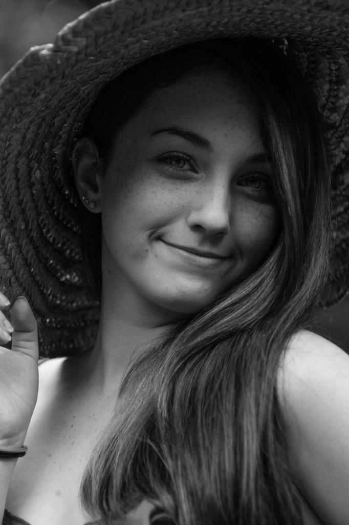 BillT_photo's tweet photo. Izzy 56mm f1.2 #portraits #blackandwhitephotography #bnw #fujixt1 #fujifilm ##XSeries http://t.co/SCyQAF5PNo