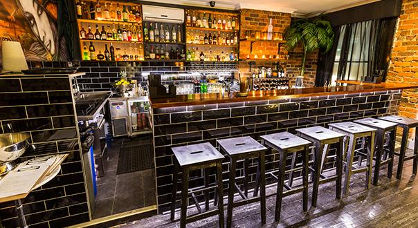 Take a look inside Melbourne's The Brass Coq:
australianbartender.com.au/2015/07/06/tak…