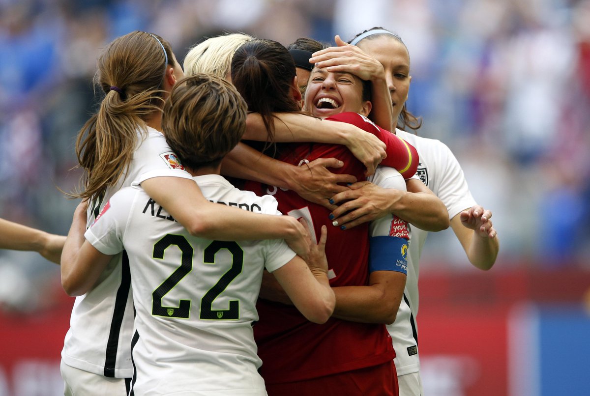 Newsweek's tweet photo. The women’s #USA team last won the World Cup in 1999. Tonight they won 5-2: http://t.co/NXItDGJNxa #USAvJPN #USWNT http://t.co/8V5ijr6ahI