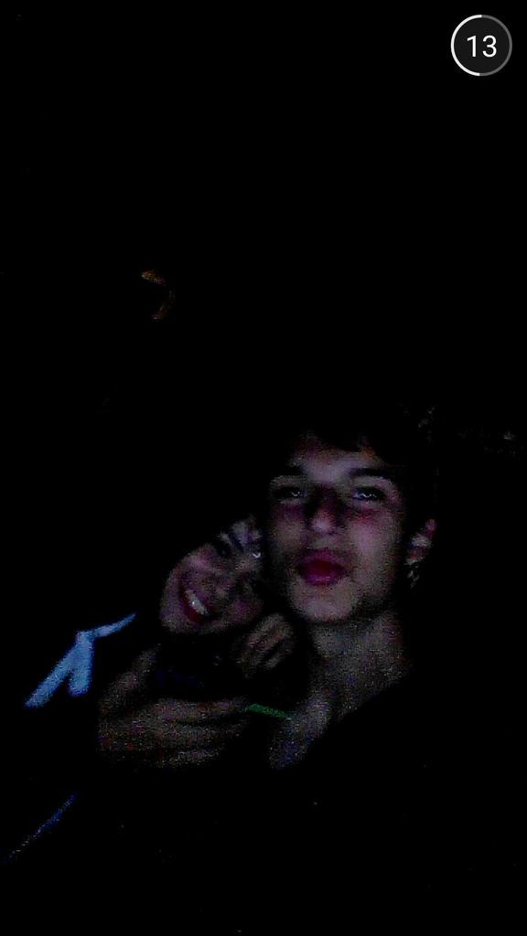 Patri1602's tweet photo. Empezamos bien las fiestas #scdls 😜👅🎉🎉🎊🍻🍸🍹 http://t.co/tDMB3lLG6Y