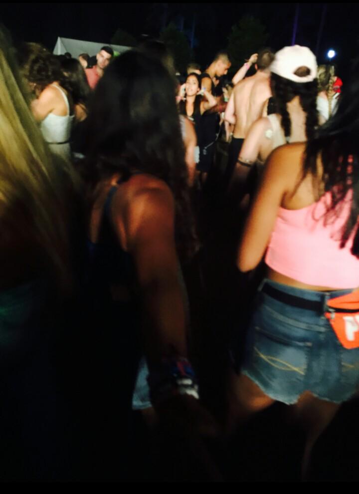 __Maria_Camila's tweet photo. #FVDED2015 #FVDEDinthePark it got hella lit thanks for the amazing experience @FVDEDinthePARK !!! http://t.co/w4tyjaTonO