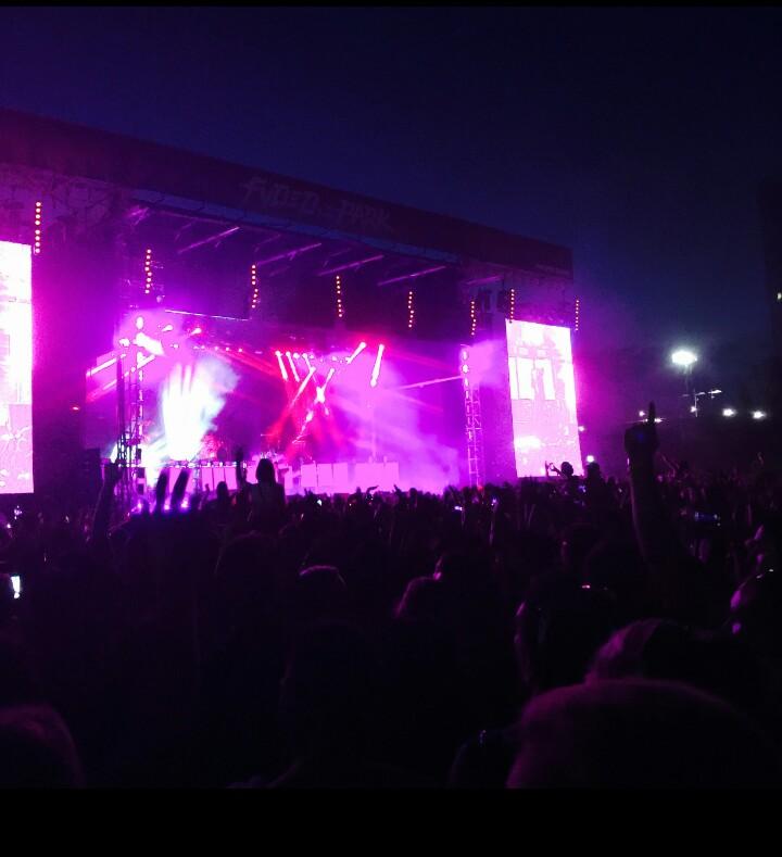 __Maria_Camila's tweet photo. The weeknd 😍😭 http://t.co/j5pU4O7rgt