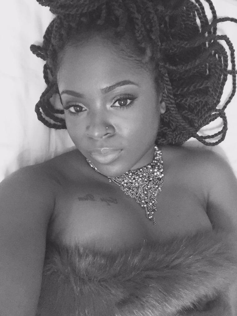    LOOK AT BENA GIVING YOU LIL KIM HARDCORE TEAS BIHHH. HAPPY BIRTHDAY  Almost 22. 