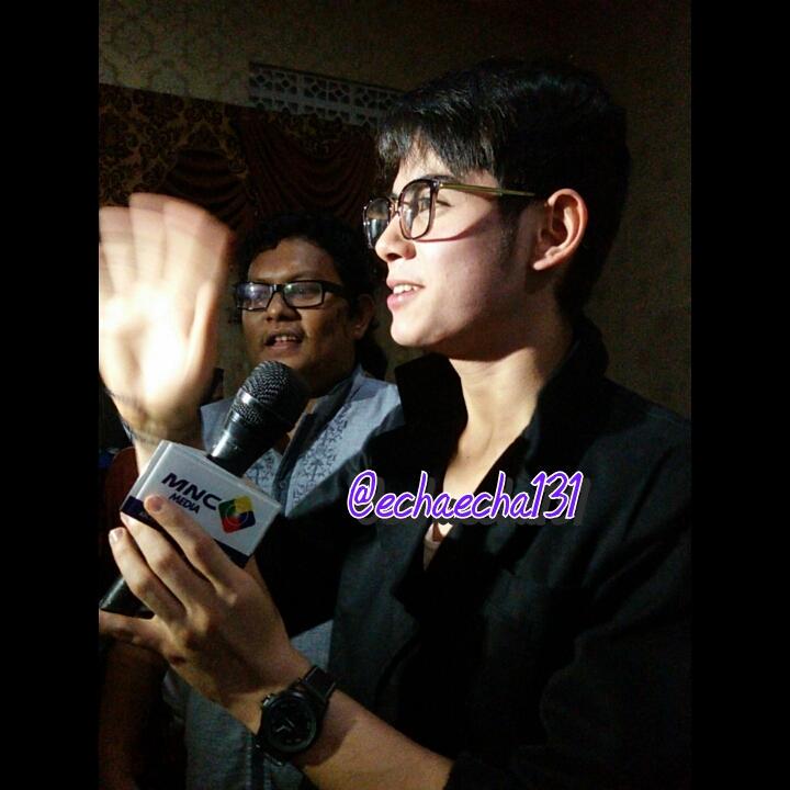 echaecha131's tweet photo. diwawancara MNC TV gatau namanya apa , jadi stay aje yaaa wkwkwk .
gatau juga udah tayang ape belom hahahaha😝 http://t.co/38pX5nqWTO