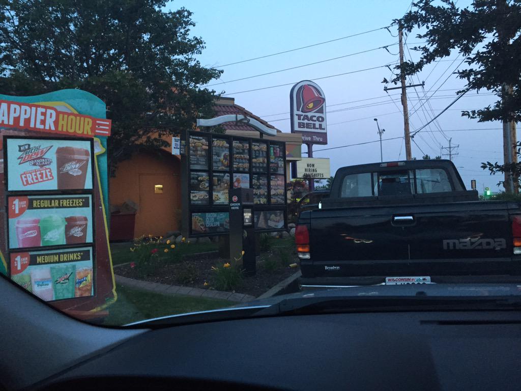 NateyBistro's tweet photo. Have literally been waiting in line for 10min...line hasn't moved...@tacobell GET YOUR SHIT TOGETHER! http://t.co/gkZXwL2LeX