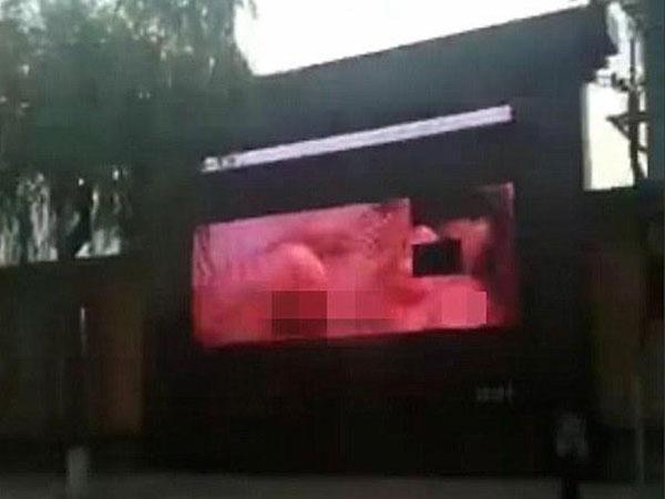 Embedded image permalink