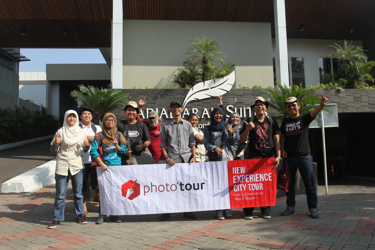 NewPhotoTour's tweet photo. Photo Session peserta Photo Hunting 2015 sebelum berangkat  :)) http://t.co/rjSc5FJzh7